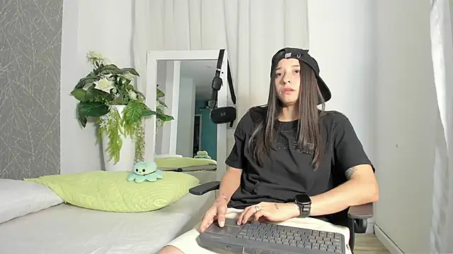 Snapshot of ViictoriiaSaenz chatting on 04/27/26, 03:59 ViictoriiaSaenz online show from 04/27/26, 03:59