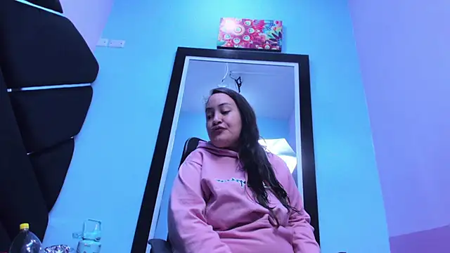 MiaRouss69 online show from 04/19/26, 11:40