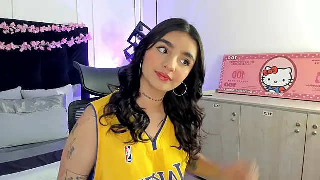 Abriil cutee online show from 04/05/26, 01:52