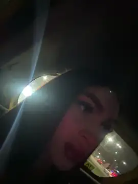 Snapshot of lizz_lunna chatting on 06/19/26, 02:49 lizz lunna online show from 06/19/26, 02:49