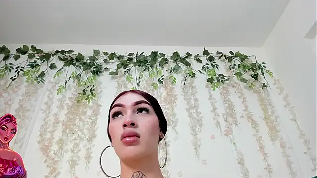 Snapshot of lizz_lunna chatting on 07/07/26, 06:45 lizz lunna online show from 07/07/26, 06:45