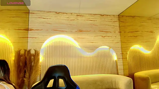 katalina r  online show from 06/11/26, 08:07