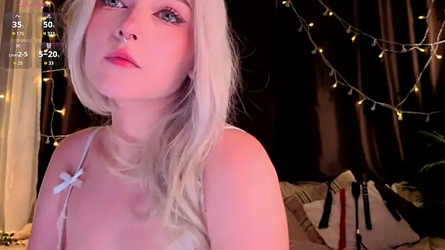Snapshot of ShyniAlice chatting on 06/13/26, 04:10 ShyniAlice online show from 06/13/26, 04:10
