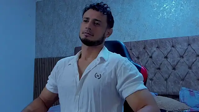 Adonys Lewis  online show from 02/15/26, 05:04