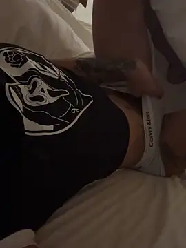 Angelasantini0 online show from 04/18/26, 09:57