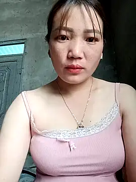 Snapshot of Nunaa2x chatting on 05/05/26, 05:26 Nunaa2x online show from 05/05/26, 05:26