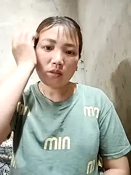 Snapshot of Nunaa2x chatting on 05/15/26, 02:46 Nunaa2x online show from 05/15/26, 02:46