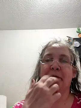 Snapshot of wetMoneybags chatting on 01/12/26, 03:23 wetMoneybags online show from 01/12/26, 03:23