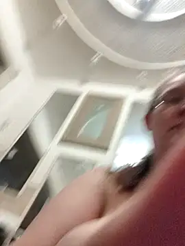 Snapshot of wetMoneybags chatting on 02/07/26, 02:59 wetMoneybags online show from 02/07/26, 02:59