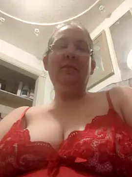 Snapshot of wetMoneybags chatting on 02/08/26, 06:06 wetMoneybags online show from 02/08/26, 06:06