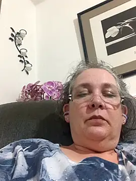 Snapshot of wetMoneybags chatting on 03/28/26, 03:17 wetMoneybags online show from 03/28/26, 03:17