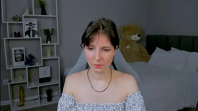 KikaOsterman online show from 04/22/26, 08:28