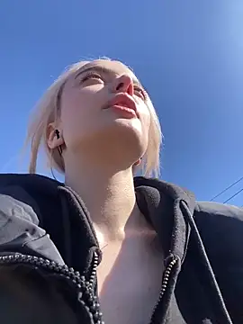 aka Blonde online show from 04/07/26, 05:41