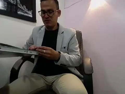 Oswalldo   online show from 02/16/26, 11:39