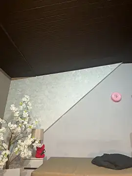 maaluh online show from 04/22/26, 04:08