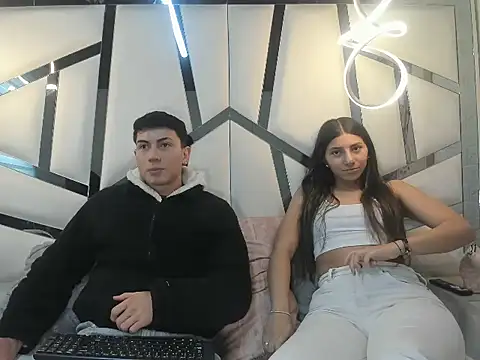 ScarlettAndLucas online show from 03/04/26, 12:22