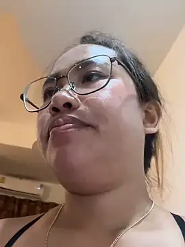 Ponthip online show from 04/05/26, 06:38