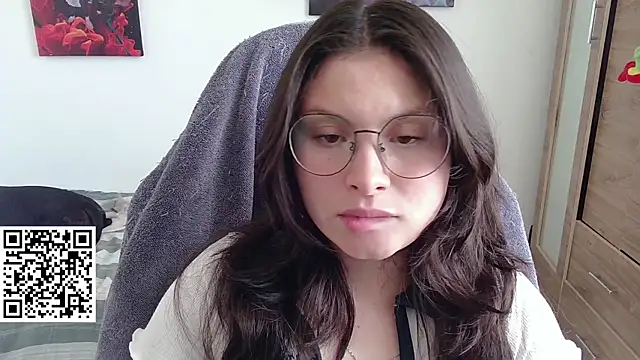 yessica gomez01 online show from 04/19/26, 09:28