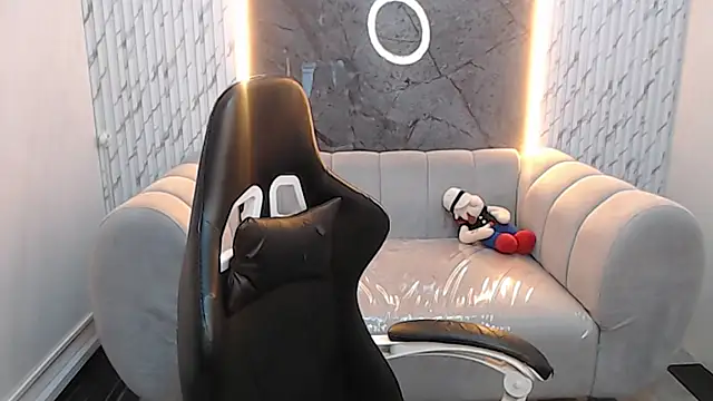 Clhoe b online show from 01/16/26, 07:51