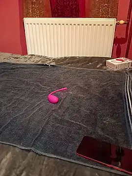 Snapshot of Masztisfiu2 chatting on 02/19/26, 06:42 Masztisfiu2 online show from 02/19/26, 06:42