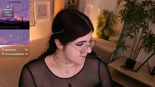 Snapshot of Siena_aa chatting on 06/22/26, 03:25 Siena aa online show from 06/22/26, 03:25