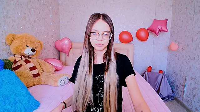 LolliStrawberry online show from 03/21/26, 04:06