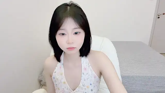 Snapshot of Onefiona chatting on 06/17/26, 05:43 Onefiona online show from 06/17/26, 05:43
