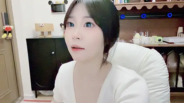 Snapshot of Onefiona chatting on 06/18/26, 11:58 Onefiona online show from 06/18/26, 11:58