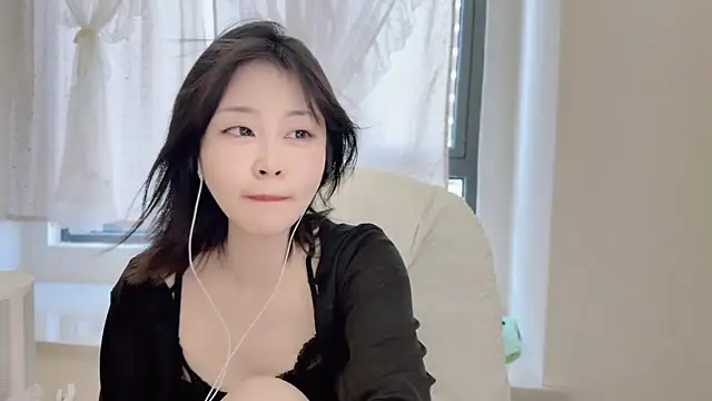 Snapshot of Onefiona chatting on 07/08/26, 07:24 Onefiona online show from 07/08/26, 07:24