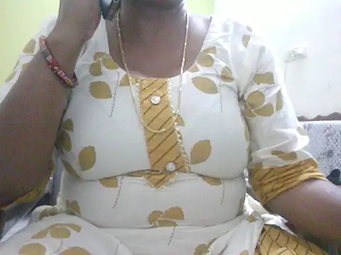 Snapshot of mohini_bhabhi chatting on 06/15/26, 11:34 mohini bhabhi online show from 06/15/26, 11:34