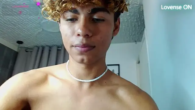 Snapshot of Anyelo_Twink chatting on 07/04/26, 04:24 Anyelo Twink online show from 07/04/26, 04:24