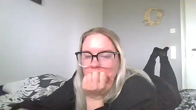 MinchenBienchen98 online show from 02/11/26, 10:42