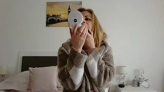 Clara1986 online show from 03/29/26, 09:42