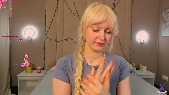 AdeleSilvy online show from 04/04/26, 01:37