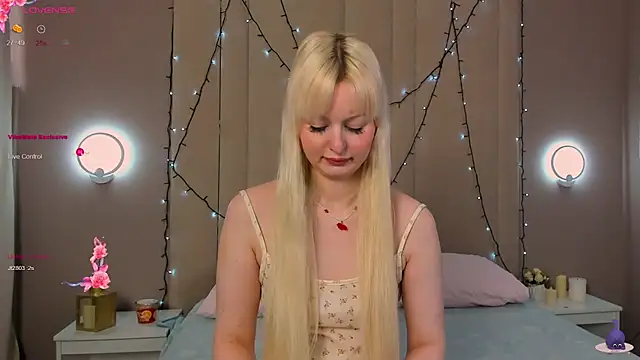 Snapshot of AdeleSilvy chatting on 05/06/26, 01:36 AdeleSilvy online show from 05/06/26, 01:36
