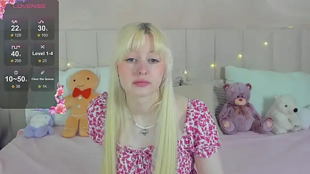 Snapshot of AdeleSilvy chatting on 06/06/26, 01:43 AdeleSilvy online show from 06/06/26, 01:43
