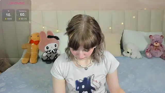 Snapshot of AdeleSilvy chatting on 06/23/26, 01:36 AdeleSilvy online show from 06/23/26, 01:36