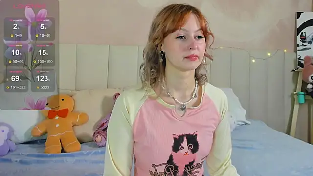 Snapshot of AdeleSilvy chatting on 07/04/26, 01:45 AdeleSilvy online show from 07/04/26, 01:45