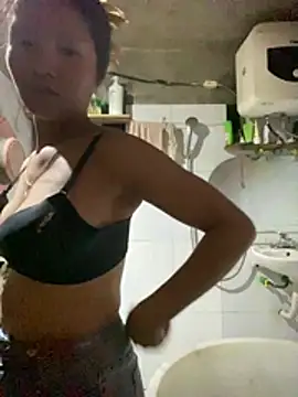 Snapshot of Juhi-beo chatting on 01/16/26, 03:05 Juhi-beo online show from 01/16/26, 03:05