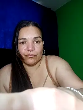 Snapshot of lee_hot chatting on 02/03/26, 04:23 lee hot online show from 02/03/26, 04:23