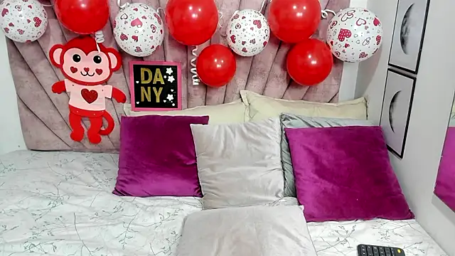 danibellucii  online show from 02/14/26, 12:24