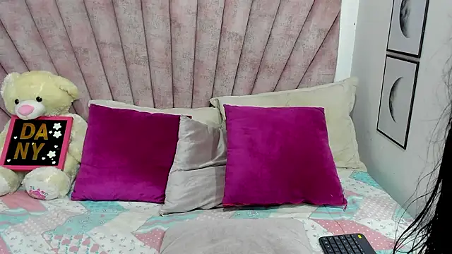 danibellucii  online show from 02/25/26, 03:38