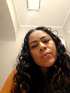 Snapshot of _Zhamira chatting on 03/01/26, 04:42 Zhamira online show from 03/01/26, 04:42