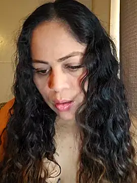 Snapshot of _Zhamira chatting on 03/27/26, 01:33 Zhamira online show from 03/27/26, 01:33