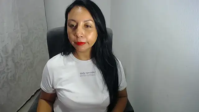 Snapshot of soyElena46 chatting on 04/25/26, 02:25 soyElena46 online show from 04/25/26, 02:25