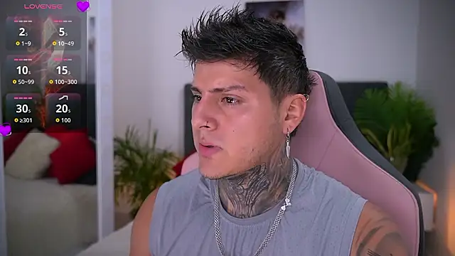 Snapshot of goldenatlasX chatting on 02/15/26, 06:15 goldenatlasX online show from 02/15/26, 06:15