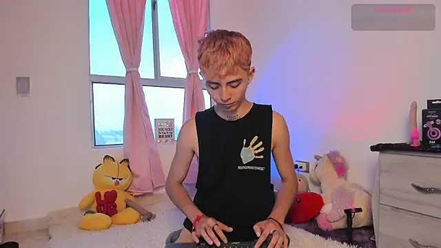 Maiky Cooper01 online show from 02/11/26, 05:07