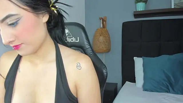 emma hiltonn  online show from 02/05/26, 02:16