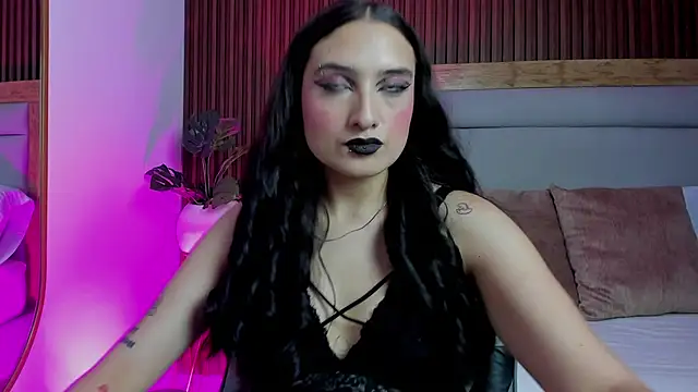 emma hiltonn  online show from 04/28/26, 02:49