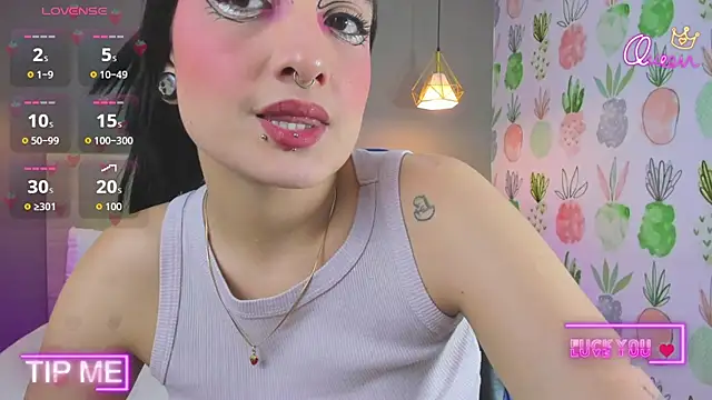 emma hiltonn  online show from 06/17/26, 07:37